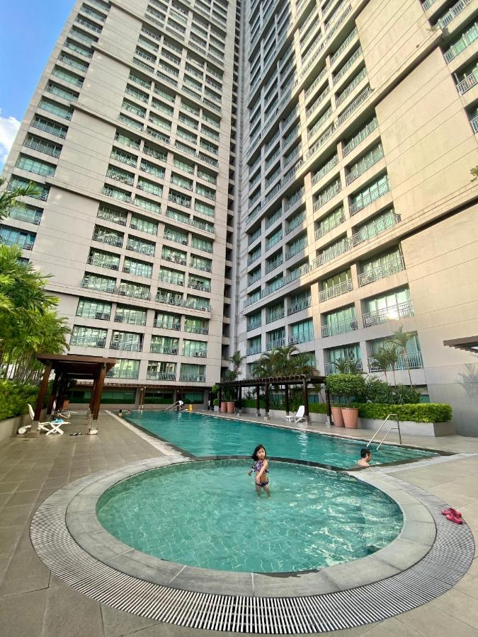 Ortigas 2 Bedroom Corner Unit With 2 Queen Across Shangrila Manila Zewnętrze zdjęcie